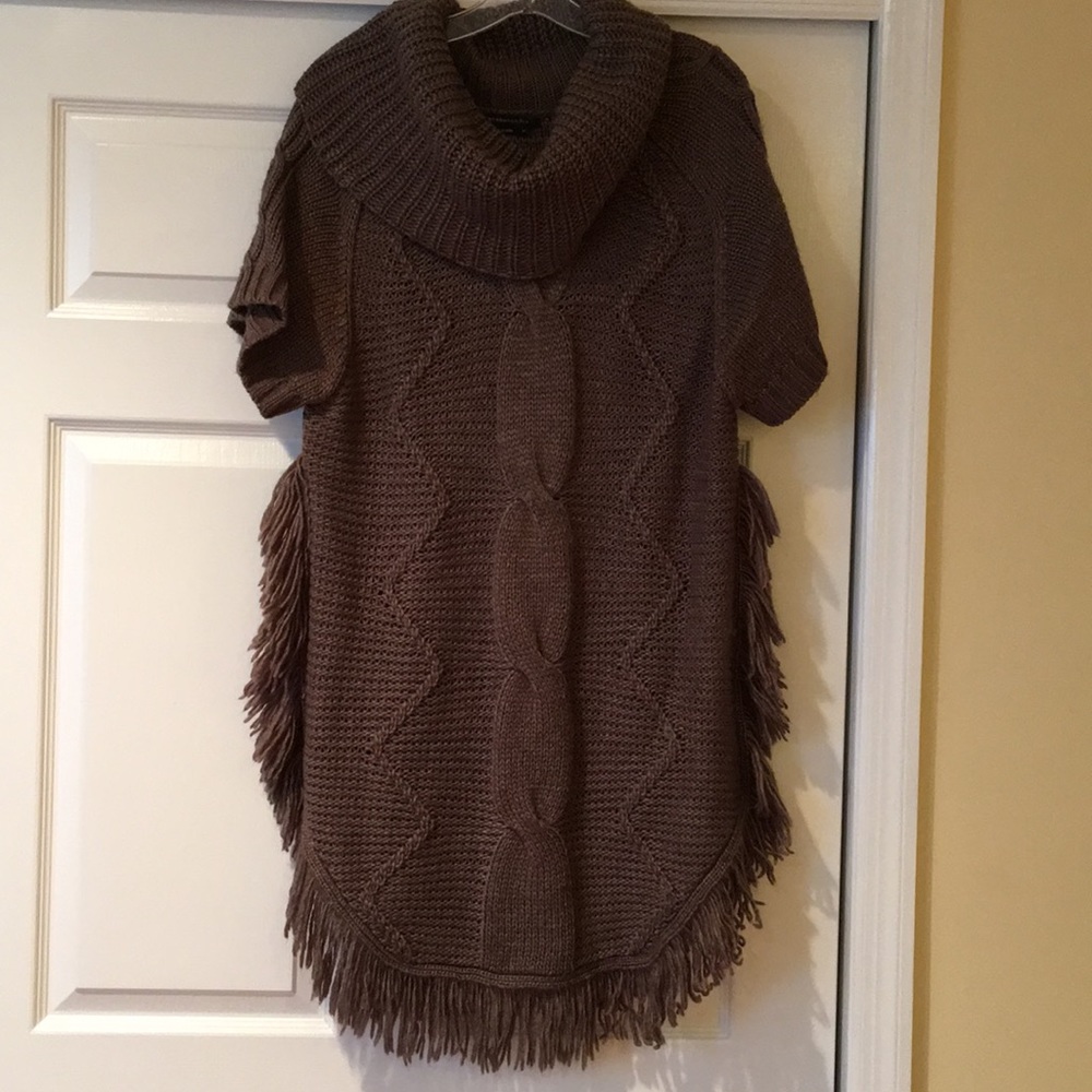 Short Sleeve Fringe Sweater